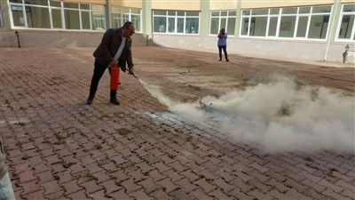Oryantasyon ve İş Sağlığı ve Laboratuvar Güvenliği Eğitimi